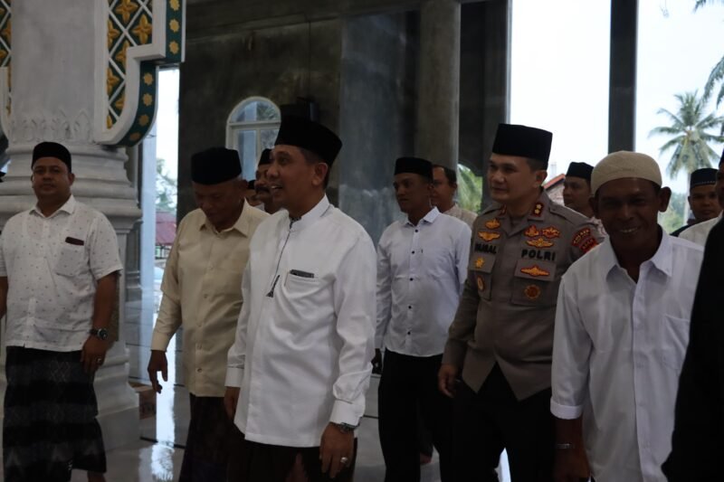 Bupati Pidie Jaya, Tgk. H. Syibral Malasyi, MA. S. Sos., ME , Safari Ramadhan di Mesjid Kita Batee Meureudu, (05/03/2205). Foto/Dok