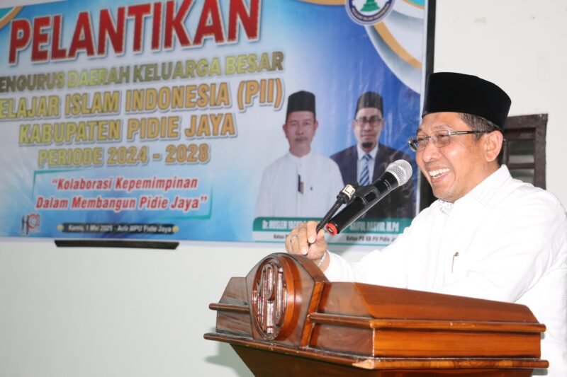 Bupati Pidie Jaya, Tgk. H. Syibral Malasyi. MA., S. Sos., ME, dalam sambutannya di acara Pelantikan Perhimpunan KB PII Pidie Jaya. Aula MPU Pidie Jaya, Kamis (1/5/2025).Foto:Dok/Humas Prokopim Pidie Jaya 