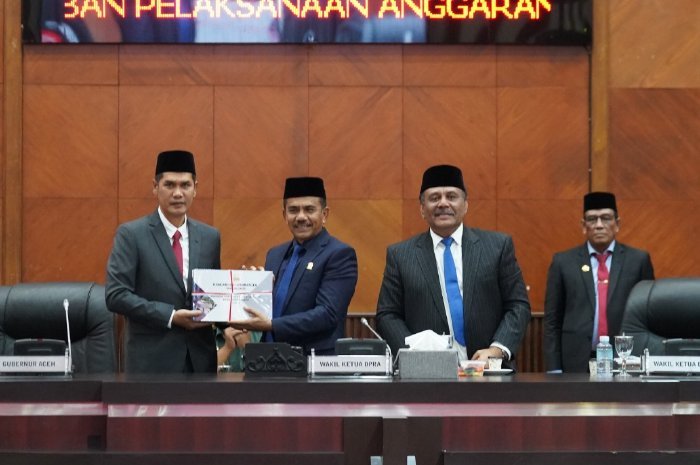 Anggota DPRA Gelar Paripurna Penyampaian Raqan Pertanggungjawaban Pelaksanaan APBA TA 2024.Pada Selasa,24 Juni 2025 (Foto:Dok.Humas DPRA)