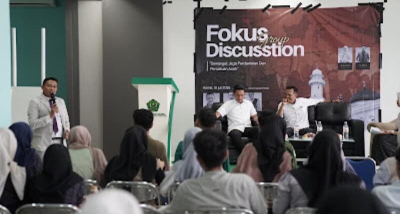 Mahasiswa Universitas Abulyatama Banda Aceh dalam kegiatan FGD semangat menjaga perdamaian dan persatuan Aceh, Jum'at (1/7/2025). Foto:Dok/Muhammad Rissan 