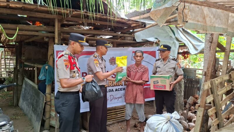 Siswa Setukpa Polri Gelombang II Polres Pidie Jaya Tebar Kepedulian Lewat Baksos di Meureudu pada hari Selasa 19/8/2205. Foto:Dok/Humas Polres Pidie Jaya 