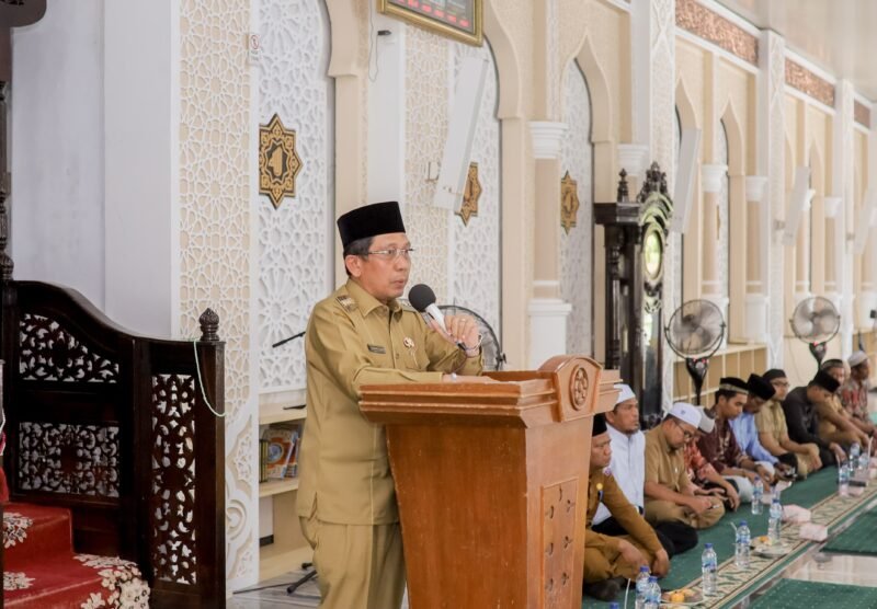Bupati Pidie Jaya, Tgk. H. Syibral Malasyi MA, S. Sos. ME, dalam kegiatan penutupan TC MTQ Kafilah Pidie Jaya di Mesjid Agung Tgk Chik di Pante Geulima, Meureudu, (02/09/2025). Foto: Dok/Humas Prokopim Pidie Jaya