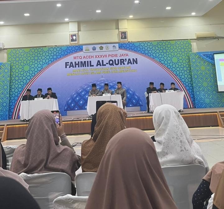 Peserta cabang Fahmil Qur'an sedang berjuang menguji kemampuan, Aula Bappeda, Minggu (2/11). Foto: Dok/Muhammad Rissan