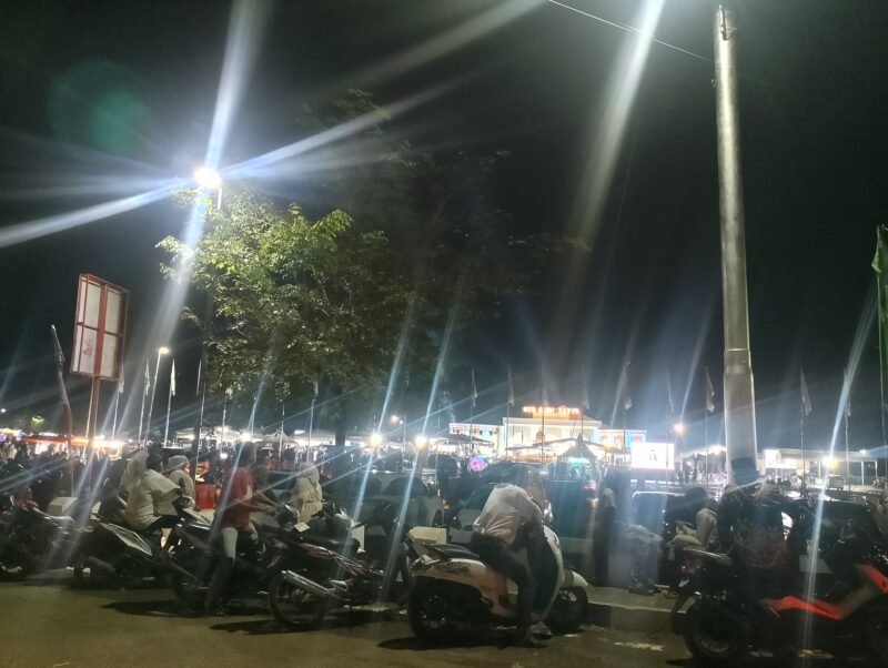 Suasana keramaian malam ke 3 Di panggung Utama MTQ Aceh ke 37, Komplek Perkantoran Cot Trieng, Senin (3/11/2025). Foto:Dok/Muhammad Rissan 