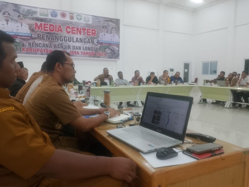 Rapat Evaluasi Progres Penanganan bencana banjir dan longsor serta penetapan masa transisi, Posko media center penanganan bencana Pidie Jaya, Gedung MTQ Komplek perkantoran Cot Trieng, Selasa(10/2/2026).foto:Dok/Muhammad Rissan 