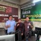 Suasana siaran edukatif “Jaksa Menyapa” yang digelar Kejaksaan Negeri Aceh Besar, di Radio Panglima Polem 104.0 MHz FM, Kota Jantho, Aceh Besar, Rabu (08/04/2026).