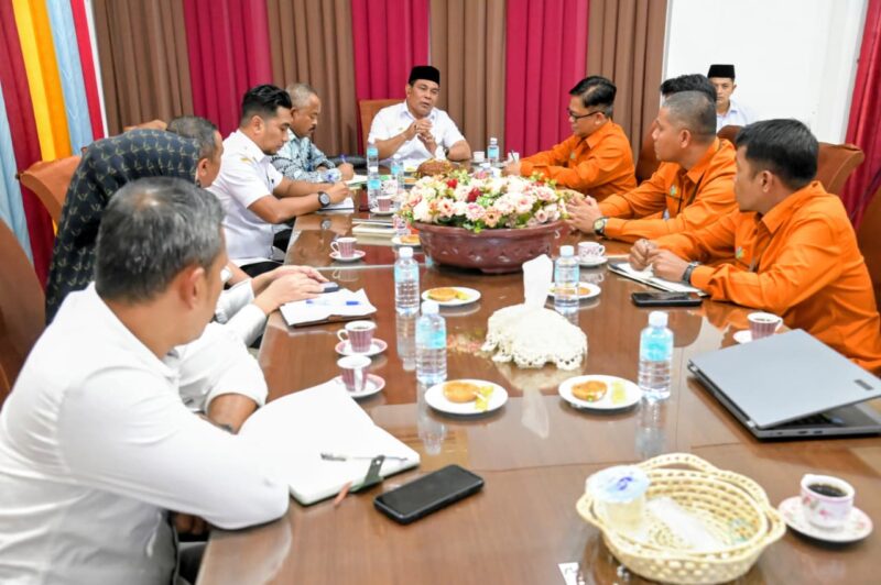 Bupati Aceh Besar, H Muharram Idris menerima Audiensi Badan Pusat Statistik Aceh Besar di Gedung Dekranasda, Gampong Gani, Aceh Besar, Rabu (15/04/2026).