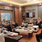 Kapolda Aceh Irjen Pol. Drs. Marzuki Ali Basyah, M.M., menerima audiensi Dekan dan jajaran Fakultas Hukum Universitas Muhammadiyah Aceh di ruang kerjanya, Mapolda Aceh, Kamis (16/04/2026). Foto: (Humas Polda Aceh).