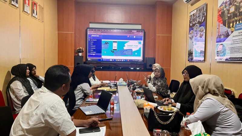 Tim BPOM dan BBPOM Aceh saat melakukan pertemuan monitoring dan evaluasi (Monev) pelaksanaan DAK Nonfisik BOK Pengawasan Obat dan Makanan Tahun Anggaran 2026 bersama jajaran Dinas Kesehatan, Rabu (24/6).