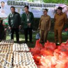 Wali Kota Banda Aceh meninjau pelaksanaan kegiatan Gerakan Pangan Murah (GPM) yang digelar Pemko Banda Aceh melalui DP2KP di Lapangan Sepak Bola dekat Masjid Emperom, Kecamatan Jaya Baru, Selasa (22/9/2026). Foto: Dok. Diskominfo Banda Aceh