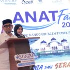 Sekda Kota Banda Aceh Jalaluddin membuka ASTINDO Nanggroe Aceh Travel Fair (ANAT Fair) 2026 di Suzuya Mall Banda Aceh, Jumat (25/9/2026). Foto: Dok. Prokopim Kota Banda Aceh