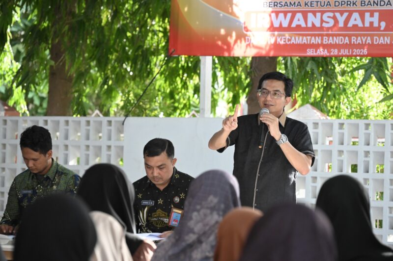 Ketua DPRK Banda Aceh Irwansyah, ST menyampaikan pandangan terkait bahaya penyalahgunaan dan peredaran narkoba dalam kegiatan Sosialisasi P4GN di Banda Aceh, Rabu (29/7/2026). Foto: Dok. DPRK Banda Aceh