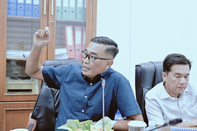 Anggota DPRK Banda Aceh Ismawardi meminta Pemerintah Kota Banda Aceh segera membangun Sekolah Dasar di Gampong Pande untuk memudahkan akses pendidikan masyarakat. Foto: Dok. DPRK Banda Aceh