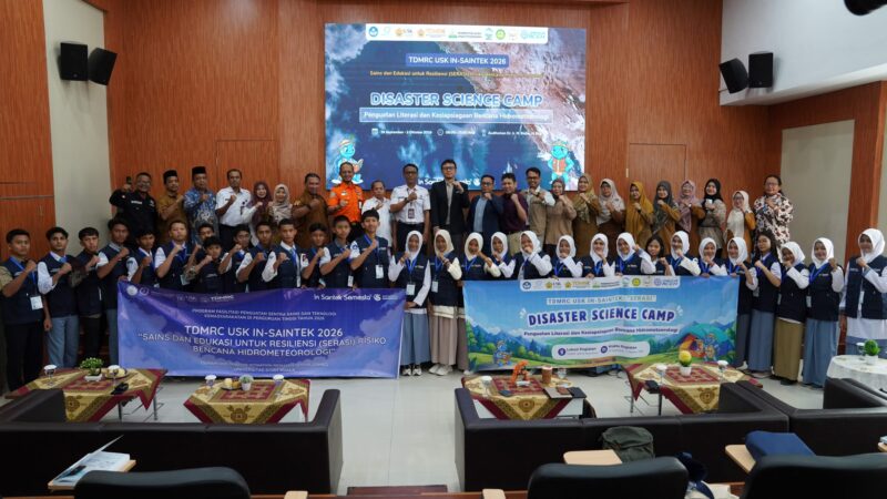 Kegiatan IN-SAINTEK 2026 TDMRC USK menjadi wadah edukasi dan peningkatan literasi masyarakat dalam menghadapi risiko bencana hidrometeorologi di Aceh. Foto: Dok. Istimewa 