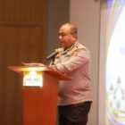 **Irwasda Polda Aceh Kombes Pol. Iskandar ZA menyampaikan paparan dalam kegiatan sosialisasi tindak pidana sektor jasa keuangan bagi jajaran kejaksaan dan kepolisian di Banda Aceh, Rabu (7/10/2026). Foto: Dok. Istimewa 