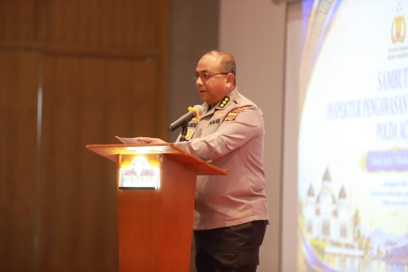 **Irwasda Polda Aceh Kombes Pol. Iskandar ZA menyampaikan paparan dalam kegiatan sosialisasi tindak pidana sektor jasa keuangan bagi jajaran kejaksaan dan kepolisian di Banda Aceh, Rabu (7/10/2026). Foto: Dok. Istimewa 