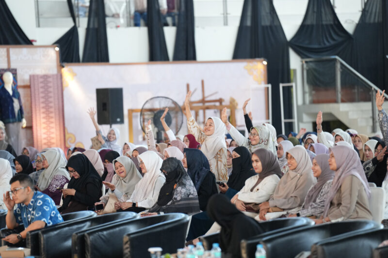 Sekitar 500 peserta mengikuti kegiatan bedah buku Moneyfesting yang digelar Kantor Perwakilan Bank Indonesia Provinsi Aceh untuk meningkatkan literasi ekonomi dan keuangan syariah, Jumat (23/10/2026). Foto: Dok. Istimewa