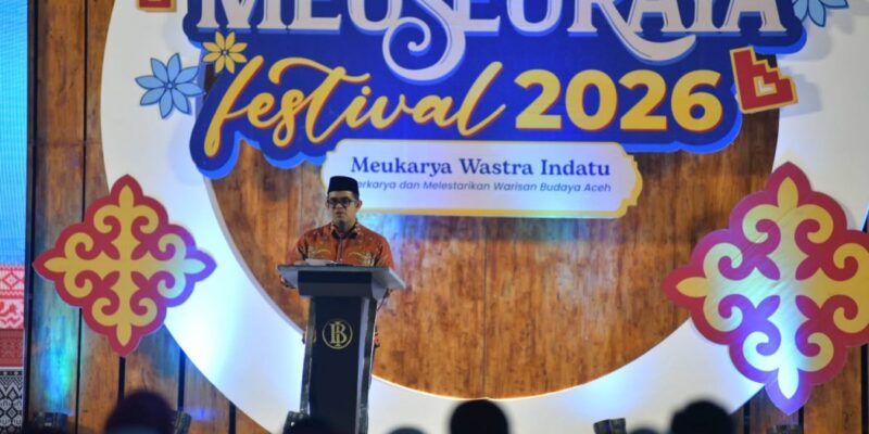 Pj. Sekda Aceh, Taufik, ST, M.Si, saat memberikan sambutan sekaligus membuka Meuseuraya Festival Tahun 2026 dengan tema 
