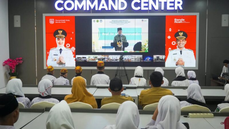 Perwakilan siswa SD, SMP, SMA, dan MAN di Banda Aceh mengikuti Gerakan Tobat Ekologis untuk memperkuat budaya peduli lingkungan di sekolah. Foto: Dok. Diskominfo Kota Banda Aceh