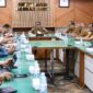 Plt. Sekda Aceh, Taufik, ST, M.Si, didampingi Asisten Perekonomian dan Pembangunan Sekda Aceh, Ir. T. Robby Irza, S.SiT, MT, beserta para Kepala SKPA/Biro terkait, saat menerima audiensi Kepala Administrator KEK, PT. PATNA dan PT. PEMA dalam rangka membahas pengembangan Kawasan Ekonomi Khusus (KEK) Arun Lhokseumawe, di Ruang Rapat Sekda Aceh, Banda Aceh, Selasa (29/9/2026). Foto: Dok. Biro Adpim Setda Aceh 