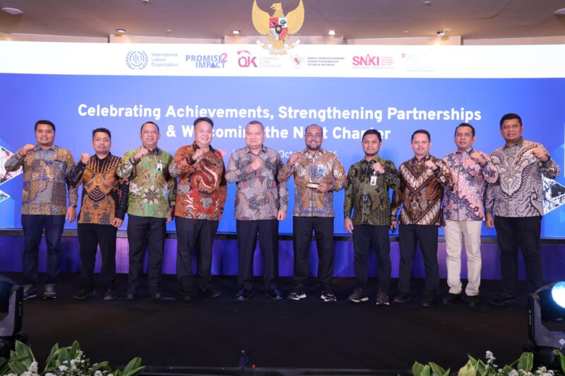Perwakilan Bank Aceh bersama International Labour Organization (ILO) dalam kegiatan apresiasi kemitraan dan kontribusi terhadap penguatan inklusi keuangan serta pengembangan UMKM, Jakarta, Selasa (13/10/2026). Foto: Dok. Istimewa