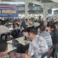 Suasana silaturahmi dilanjutkan konferensi pers Tim Pemenangan Nasir Nurdin sebagai bakal calon Ketua PWI Aceh di Posko Pemenangan, REX Premium Kopi Peunayong, Banda Aceh, Sabtu, 17 Oktober 2026. Foto: Dok. Tim Pemenangan BNN